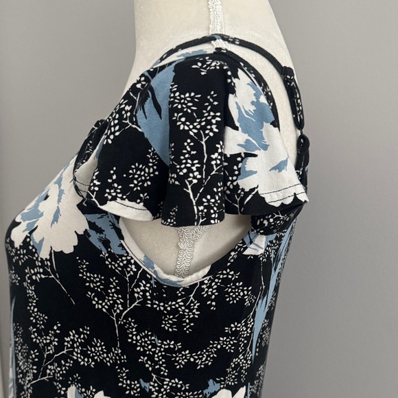 Floral Cold Shoulder Dress in Black/Blue/White Size Large - Picture 5 of 9
